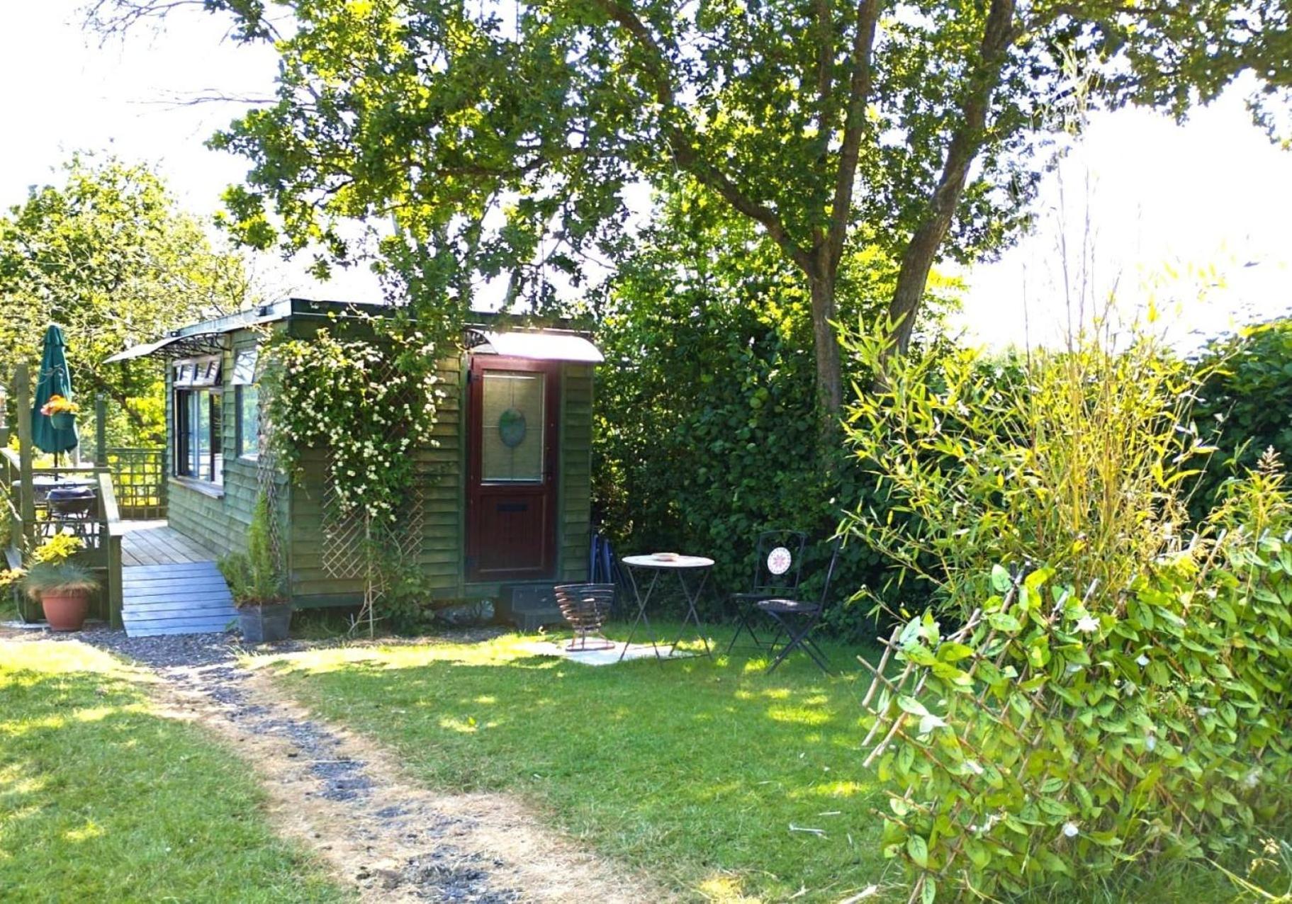 Peaceful Ensuite Lakeside Cabin 'Tench' Hadlow Down Extérieur photo